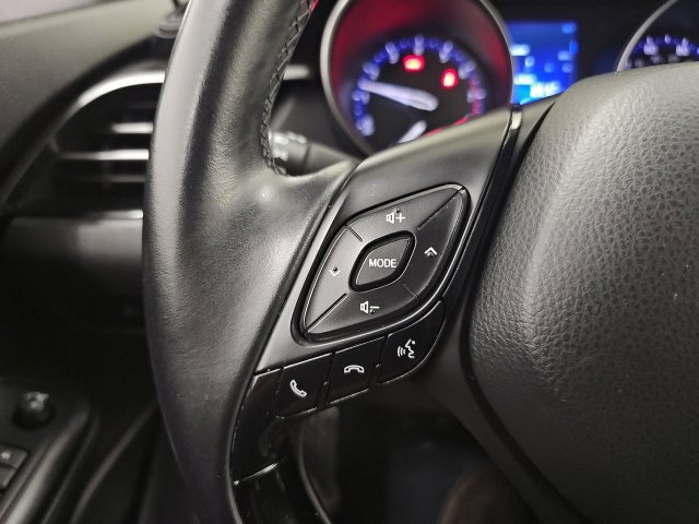 Used 2018 Toyota C-HR XLE FWD image 19