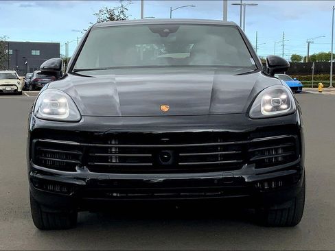 Used 2023 Porsche Cayenne S image 3