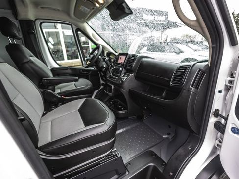 Used 2025 RAM ProMaster 2500 w/ Convenience Group FWD image 24