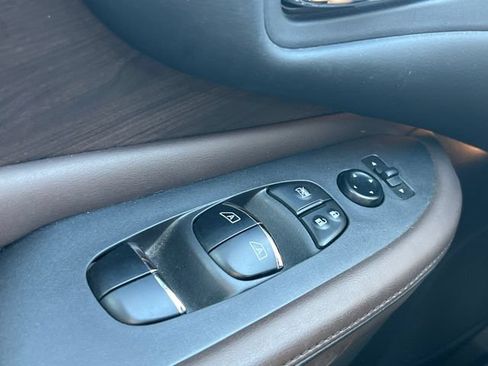 Used 2020 Nissan Murano Platinum w/ Cargo Package FWD image 32