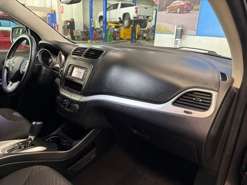 Used 2017 Dodge Journey Crossroad AWD/4WD image 22