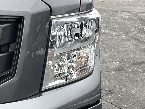 Used 2024 Nissan Titan SV w/ SV Convenience Package image 10