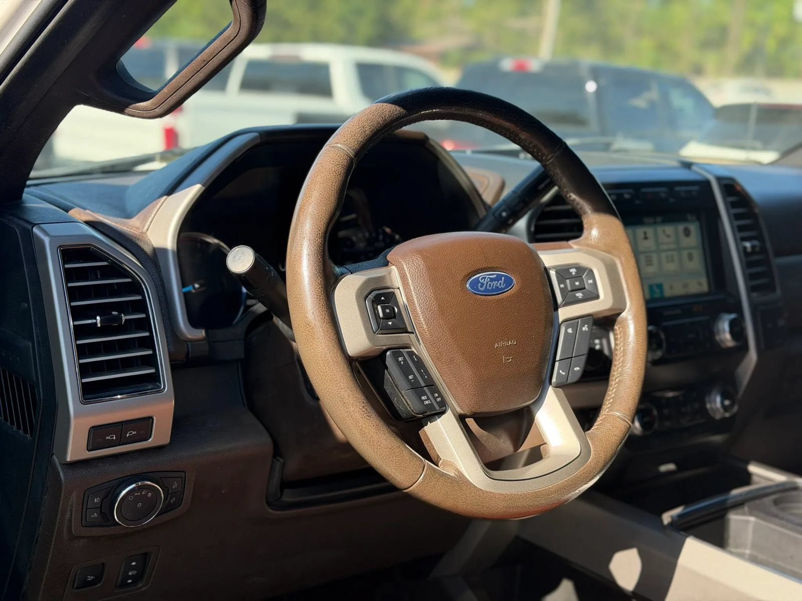 Used 2019 Ford F350 King Ranch w/ King Ranch Ultimate Package AWD/4WD image 15