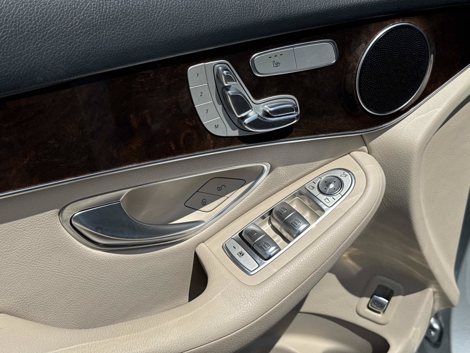 Used 2019 Mercedes-Benz GLC 300 image 19