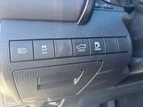 Used 2023 Toyota Camry SE w/ Protection Package (Q2) (TMS) FWD image 18