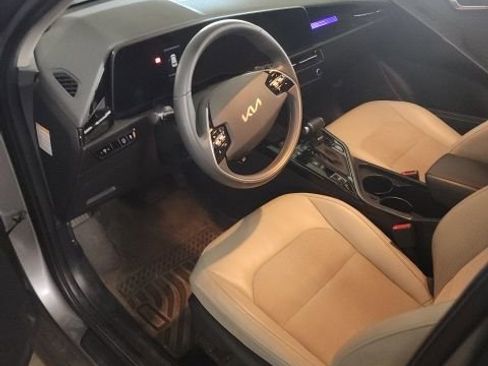 Certified 2023 Kia Niro EX image 7