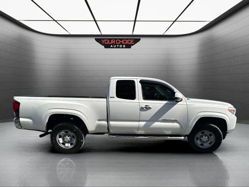 Used 2018 Toyota Tacoma SR5 image 6