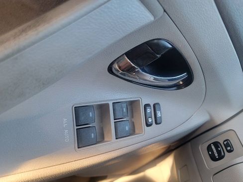 Used 2010 Toyota Camry LE FWD image 16