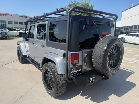 Used 2014 Jeep Wrangler Unlimited Sahara AWD/4WD image 2