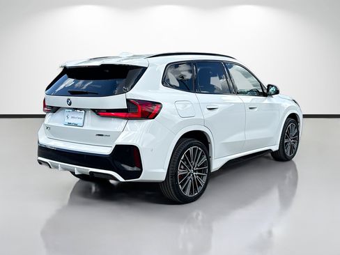 New 2026 BMW X1 xDrive28i w/ Technology Package AWD/4WD image 3