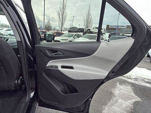 Used 2023 Chevrolet Equinox LS w/ LS Convenience Package image 18