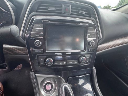 Used 2017 Nissan Maxima Platinum FWD image 23