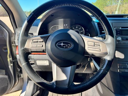 Used 2010 Subaru Outback 2.5i Limited w/ Protection Package 1A image 14