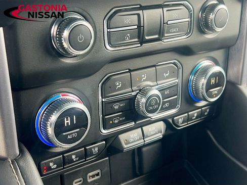 Used 2024 GMC Yukon SLT image 21