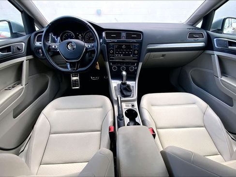 Used 2018 Volkswagen Golf Alltrack S AWD/4WD image 11
