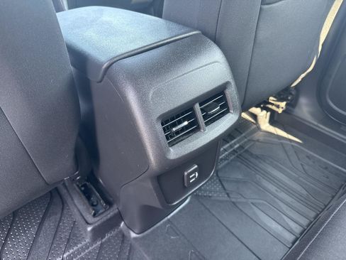 Used 2024 Chevrolet Equinox LS w/ Sport Edition FWD image 11