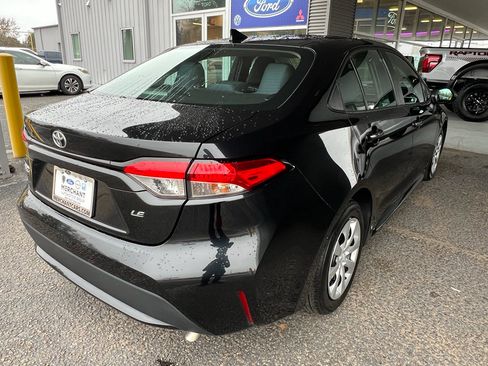 Used 2022 Toyota Corolla LE image 8