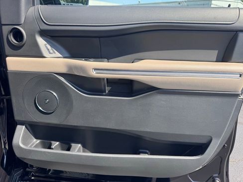 Used 2024 Ford Expedition Max Limited RWD image 28