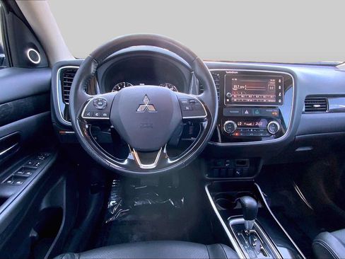Used 2017 Mitsubishi Outlander SEL AWD/4WD image 6