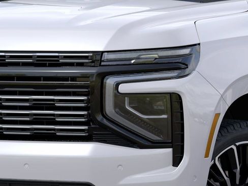 New 2025 Chevrolet Suburban High Country AWD/4WD image 10