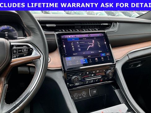 Used 2025 Jeep Grand Cherokee Summit w/ MOPAR Finishing Package AWD/4WD image 6