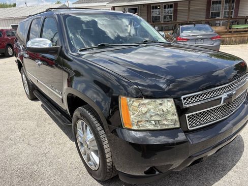 Used 2010 Chevrolet Suburban LTZ AWD/4WD image 5