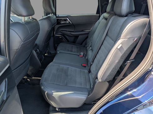 Used 2025 Mitsubishi Outlander SE FWD image 31