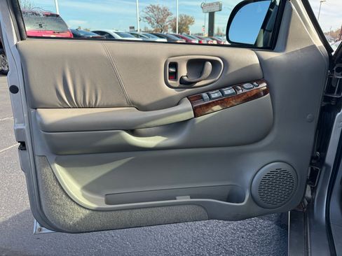 Used 2001 Oldsmobile Bravada AWD image 15