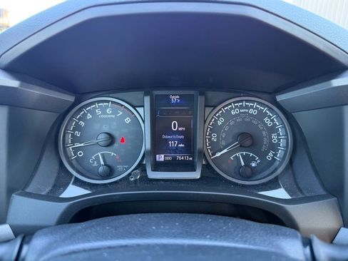 Used 2017 Toyota Tacoma TRD Off-Road w/ Tow Package (A/T) image 10