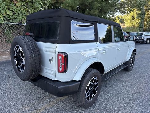 Used 2024 Ford Bronco Outer Banks image 7