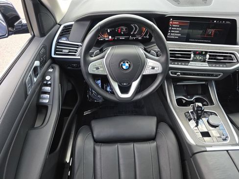 Used 2022 BMW X7 xDrive40i w/ Premium Package AWD/4WD image 2