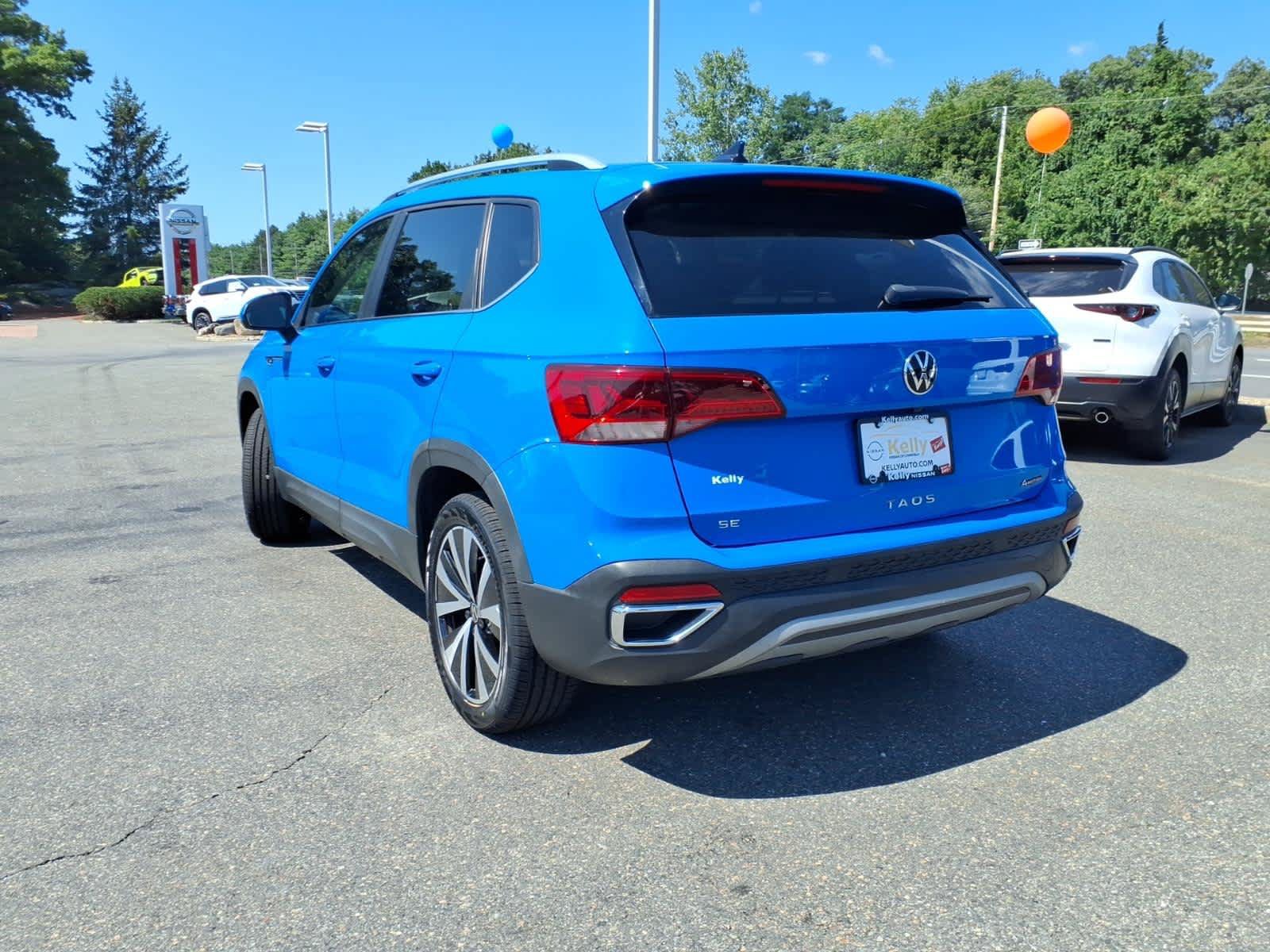 Used 2022 Volkswagen Taos SE w/ Panoramic Sunroof Package AWD/4WD image 7