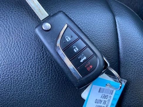 Used 2022 Toyota Camry SE image 22