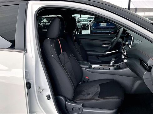 Certified 2025 Nissan Sentra SR image 8