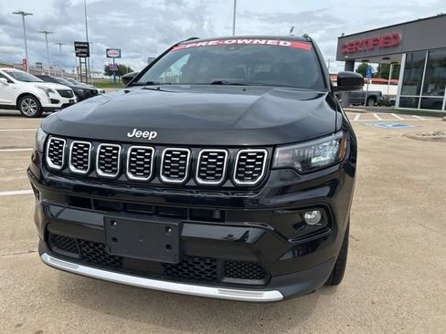 Used 2025 Jeep Compass Limited AWD/4WD image 3