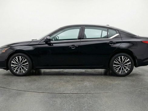 Used 2025 Nissan Altima 2.5 SV image 5
