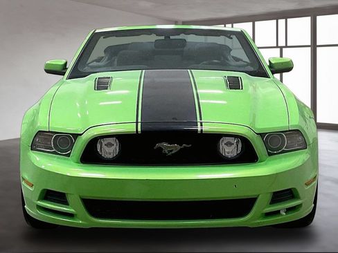 Used 2013 Ford Mustang GT RWD image 4