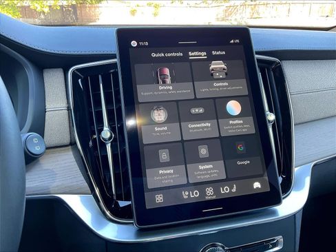 New 2026 Volvo XC90 T8 Plus w/ Protection Package Premier image 22