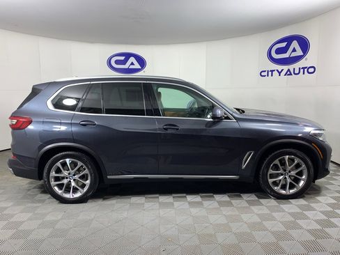 Used 2022 BMW X5 sDrive40i w/ Luxury Seating Package image 2