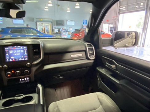Used 2020 RAM 1500 Big Horn AWD/4WD image 30