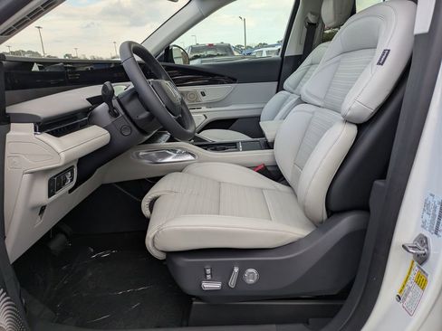New 2026 Lincoln Nautilus Reserve AWD/4WD image 21