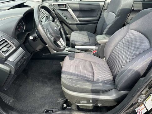 Used 2018 Subaru Forester 2.5i Premium w/ All-Weather Package AWD/4WD image 19