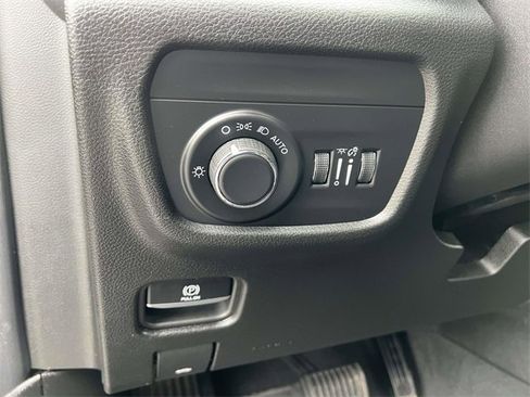 Used 2024 Jeep Grand Cherokee L Laredo image 14