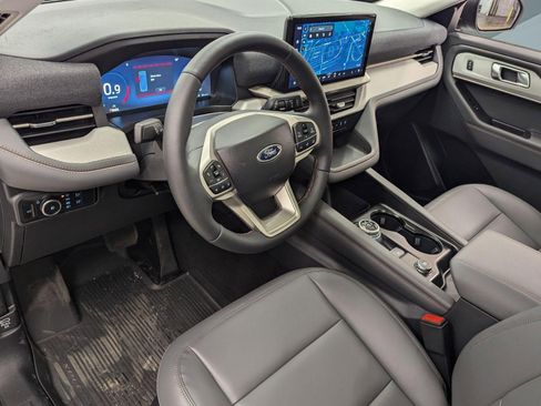 New 2026 Ford Explorer Active w/ Active Comfort Package AWD/4WD image 3