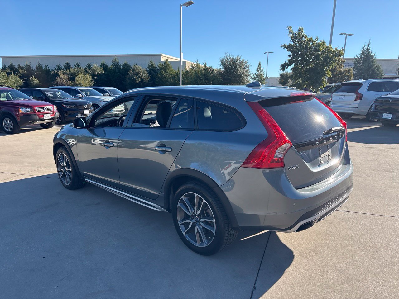 Used 2018 Volvo V60 T5 Cross Country w/ Convenience Package AWD/4WD image 7