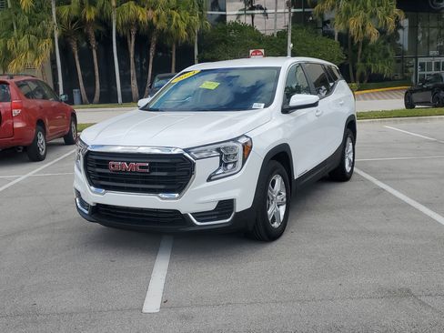 Used 2024 GMC Terrain SLE image 7