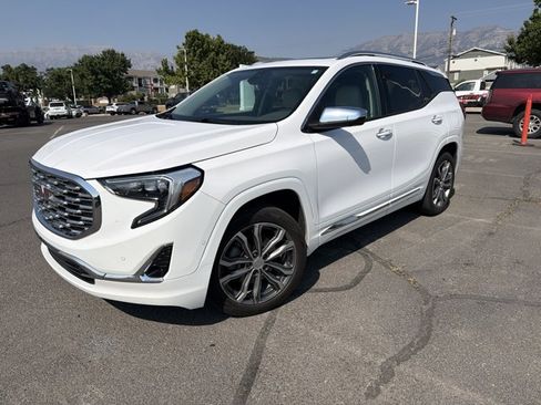Used 2020 GMC Terrain Denali w/ Denali Premium Package AWD/4WD image 14