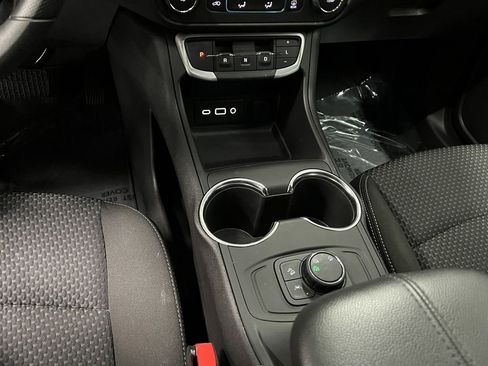 Used 2024 GMC Terrain SLE image 25