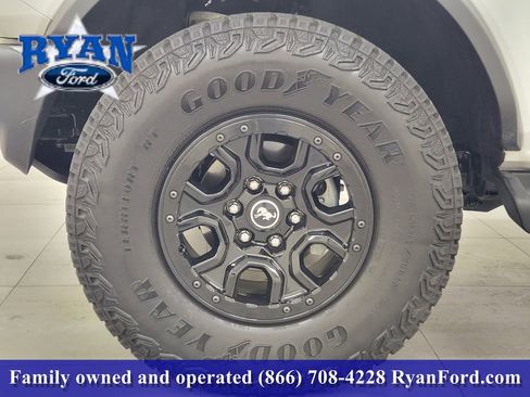 Certified 2025 Ford Bronco Outer Banks w/ Sasquatch Package image 7