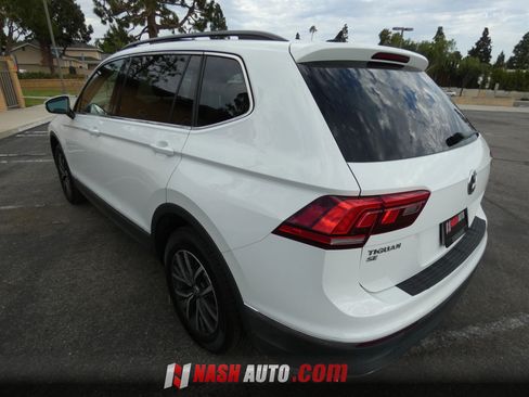 Used 2020 Volkswagen Tiguan SE w/ Panoramic Sunroof Package FWD image 11